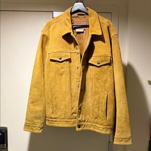 Levi’s Premium Suede Trucker Jacket – Mustard Tan – Size XL